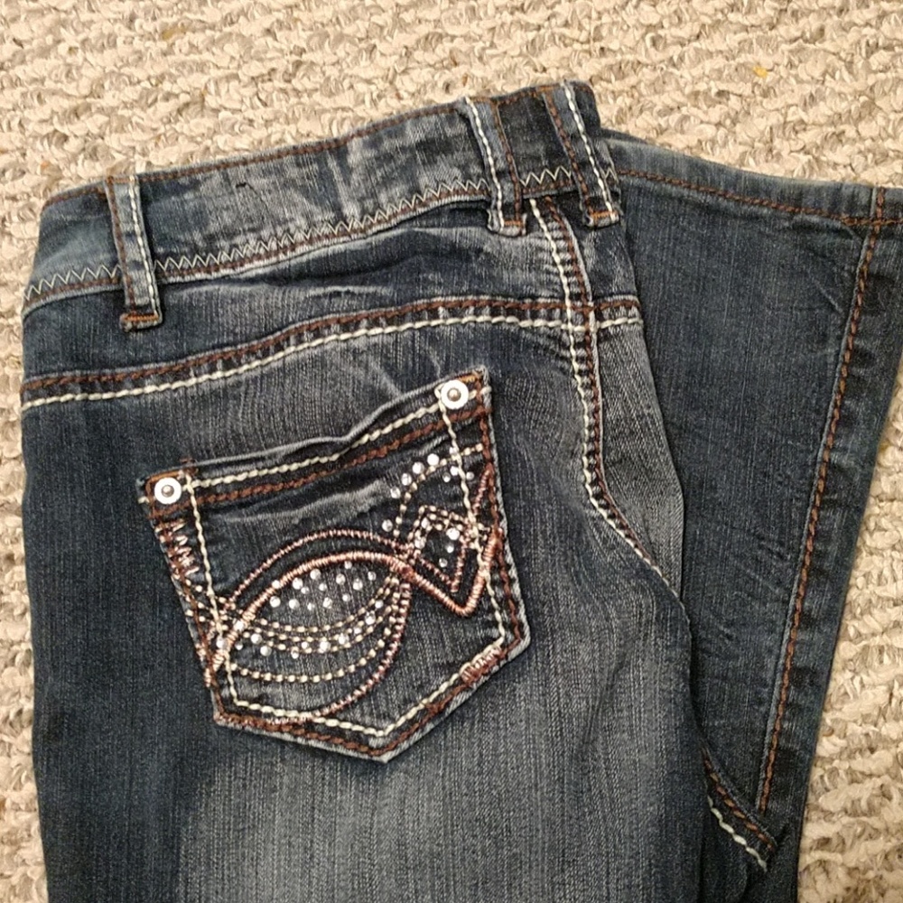 Rue 21 size 7/8 distressed dark wash jeans